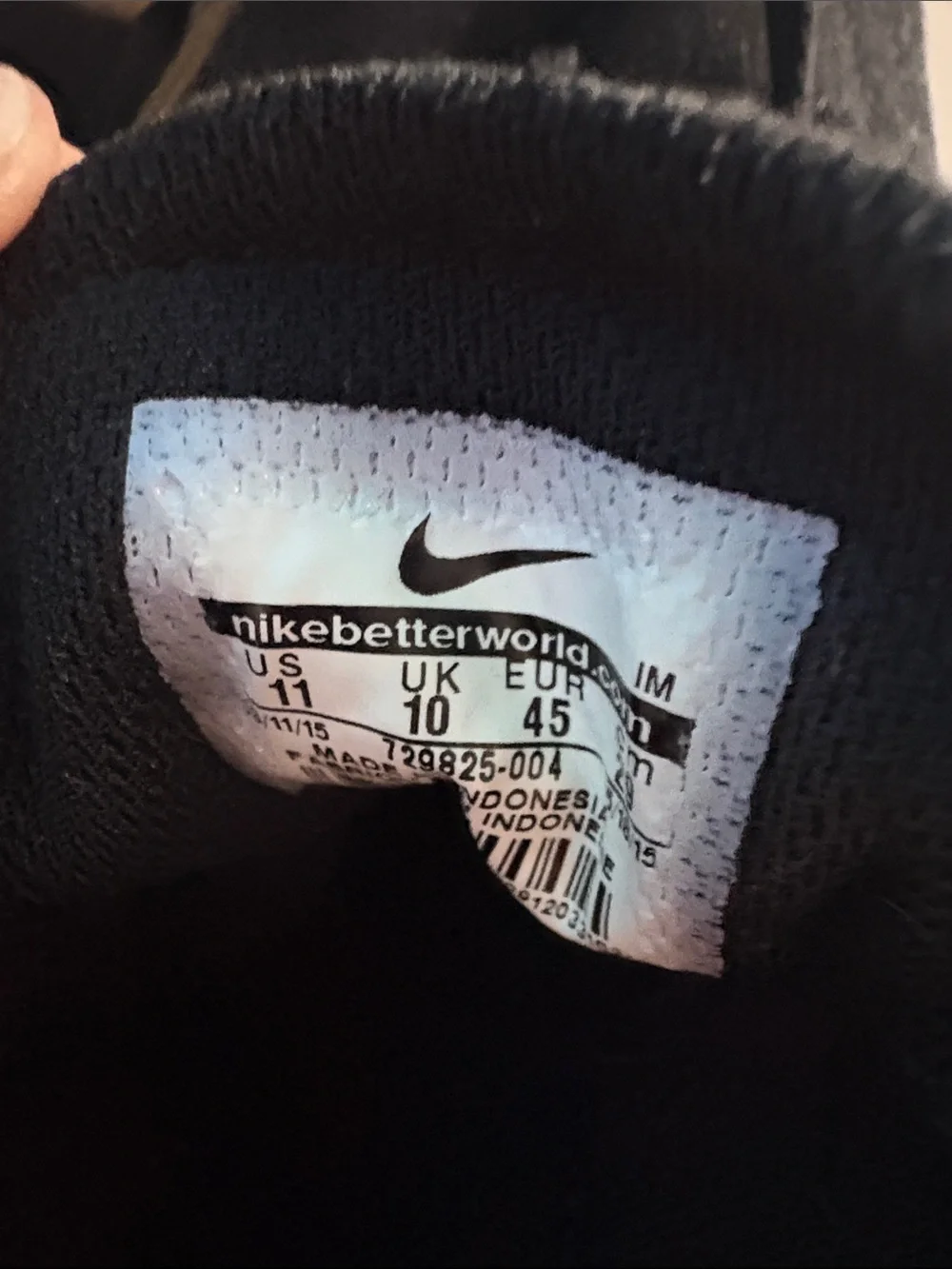 Nike Men’s Black Canvas Sneakers with Gum Sole